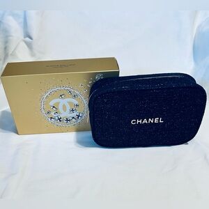 CHANEL Blue Tweed Cosmetic Bag with Gold Logo